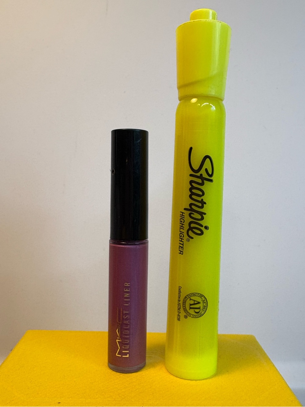 MAC Cosmetics VINTAGE Liquidlast Liner in Visionaire?